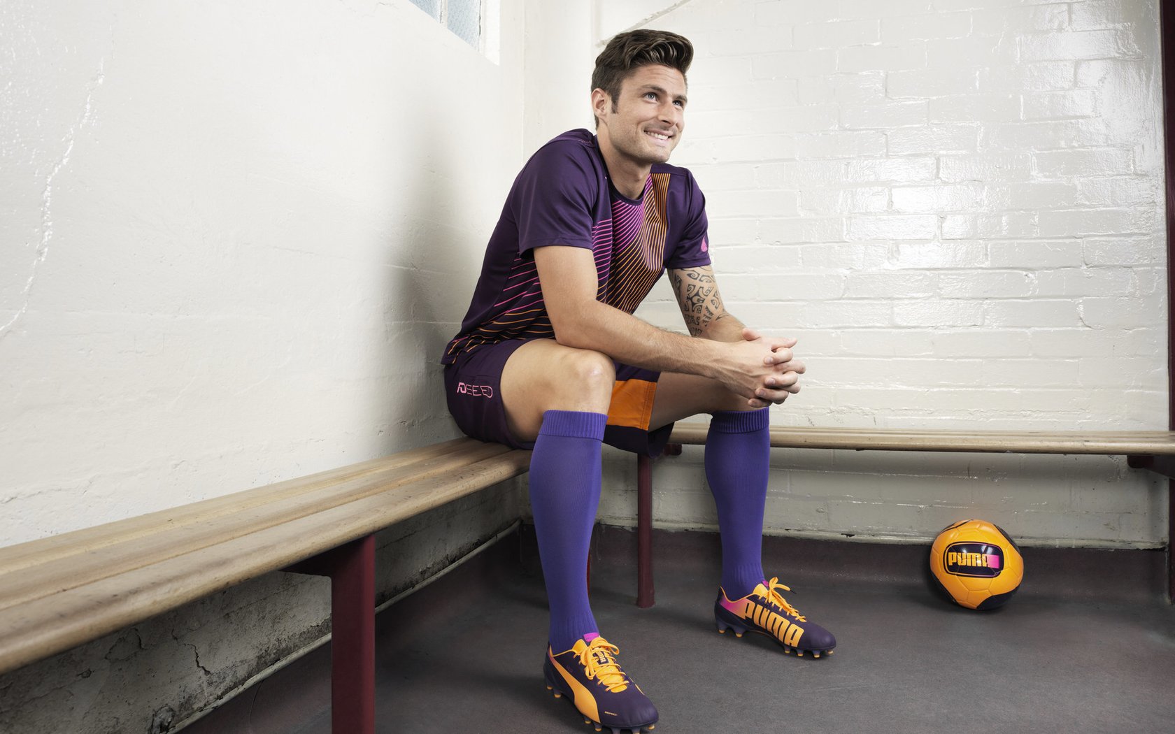 欧冠淘汰赛之夜，小贾伦攻防两端统治